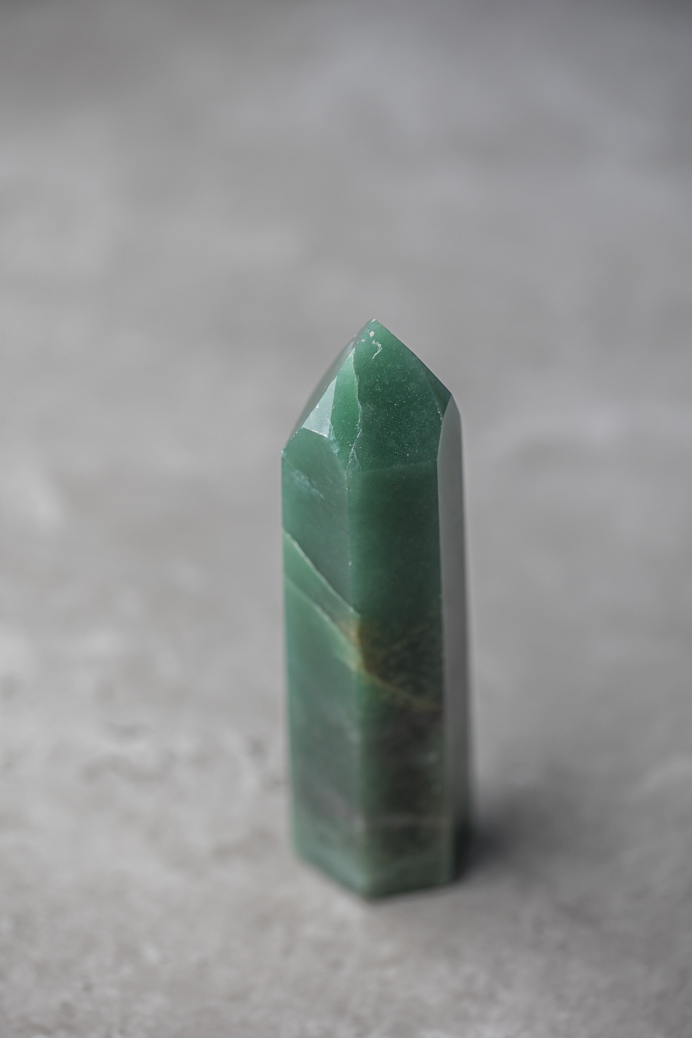 Aventurine Point - Crystal for Prosperity, Luck & Heart Chakra Healing Energy - Everyday Rocks