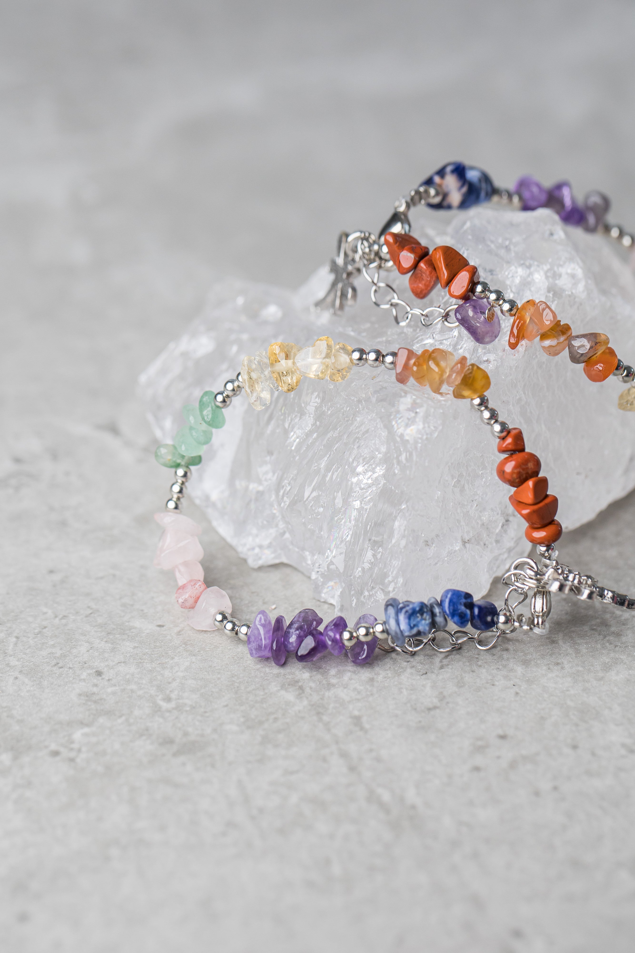 Chakra Chip Bracelet - 7 Healing Crystal Chips for Balance, Alignment &amp; Energy Clearing - Everyday Rocks