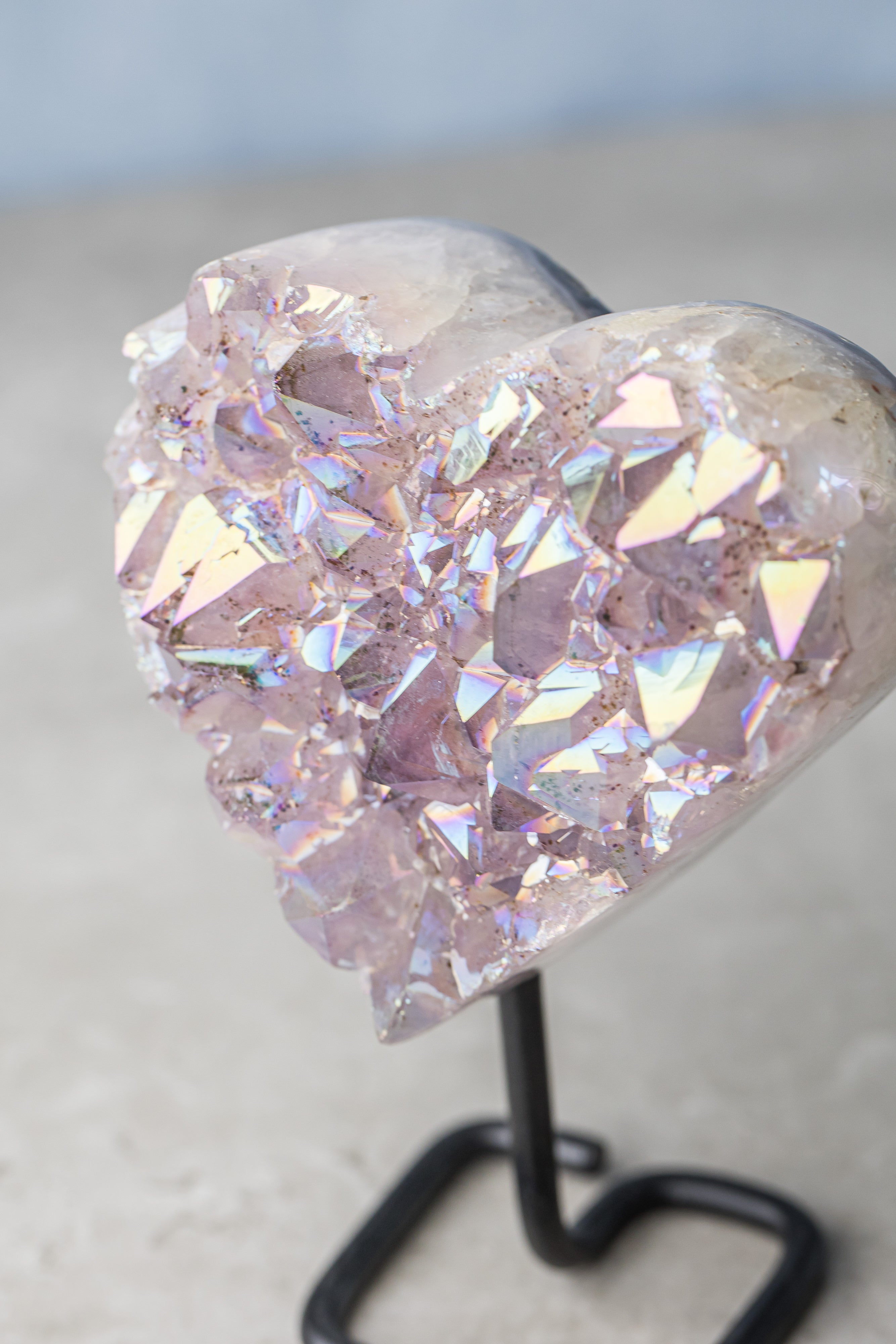 Heart Shaped Aura Amethyst on Stands - Healing Crystal for Love, Spiritual Growth &amp; Third Eye Chakra Balance - Everyday Rocks