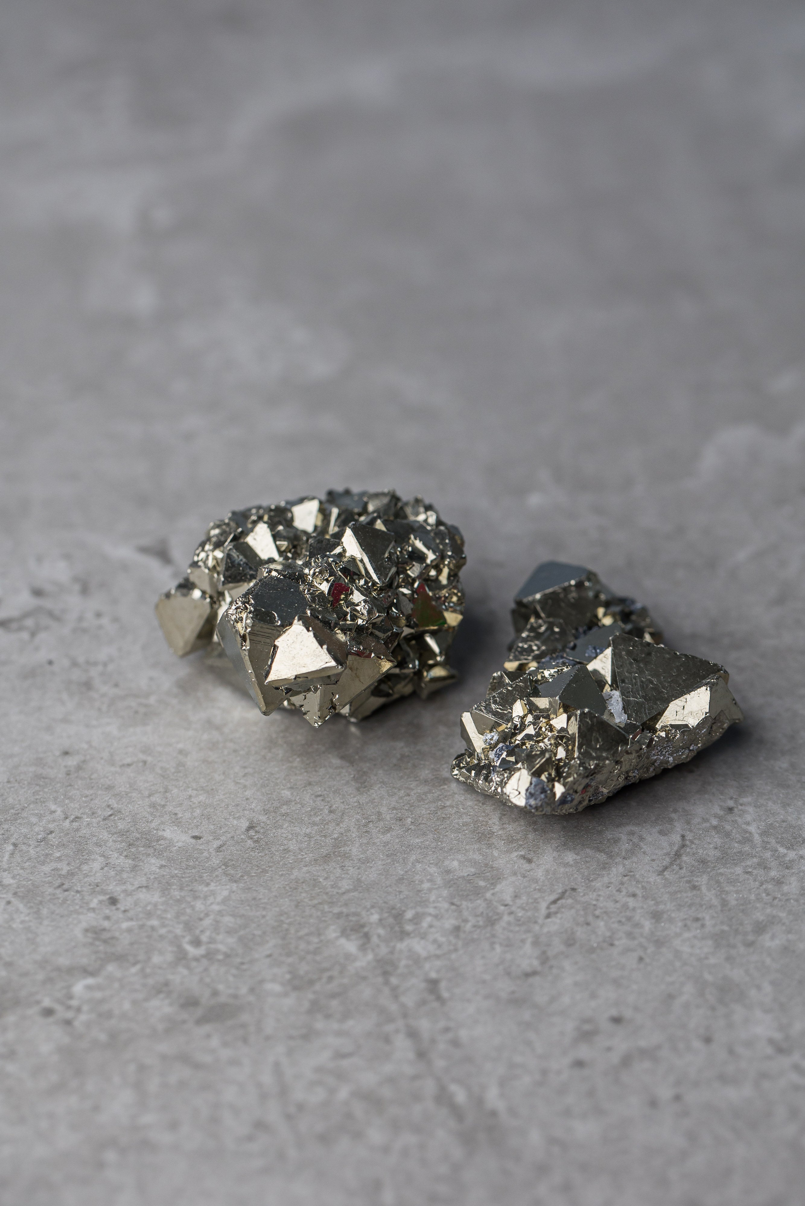 Small Raw Pyrite Cluster - Energising Crystal for Abundance, Confidence &amp; Solar Plexus Chakra Balance - Everyday Rocks